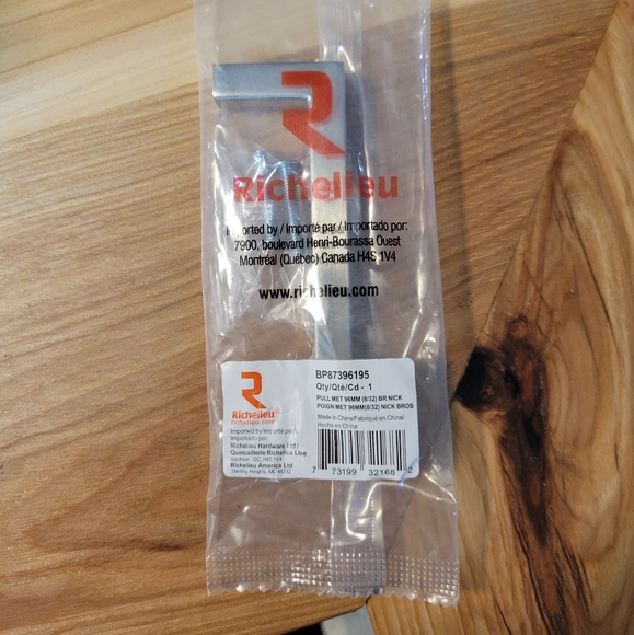 Silver cabinet pulls - Picture 2 of 2